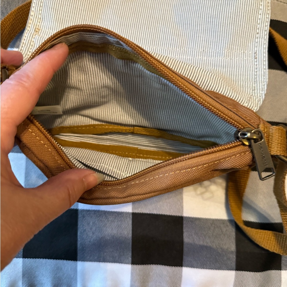 Carhartt Tan Canvas Crossbody Bag with Strap - Picture 3 of 6